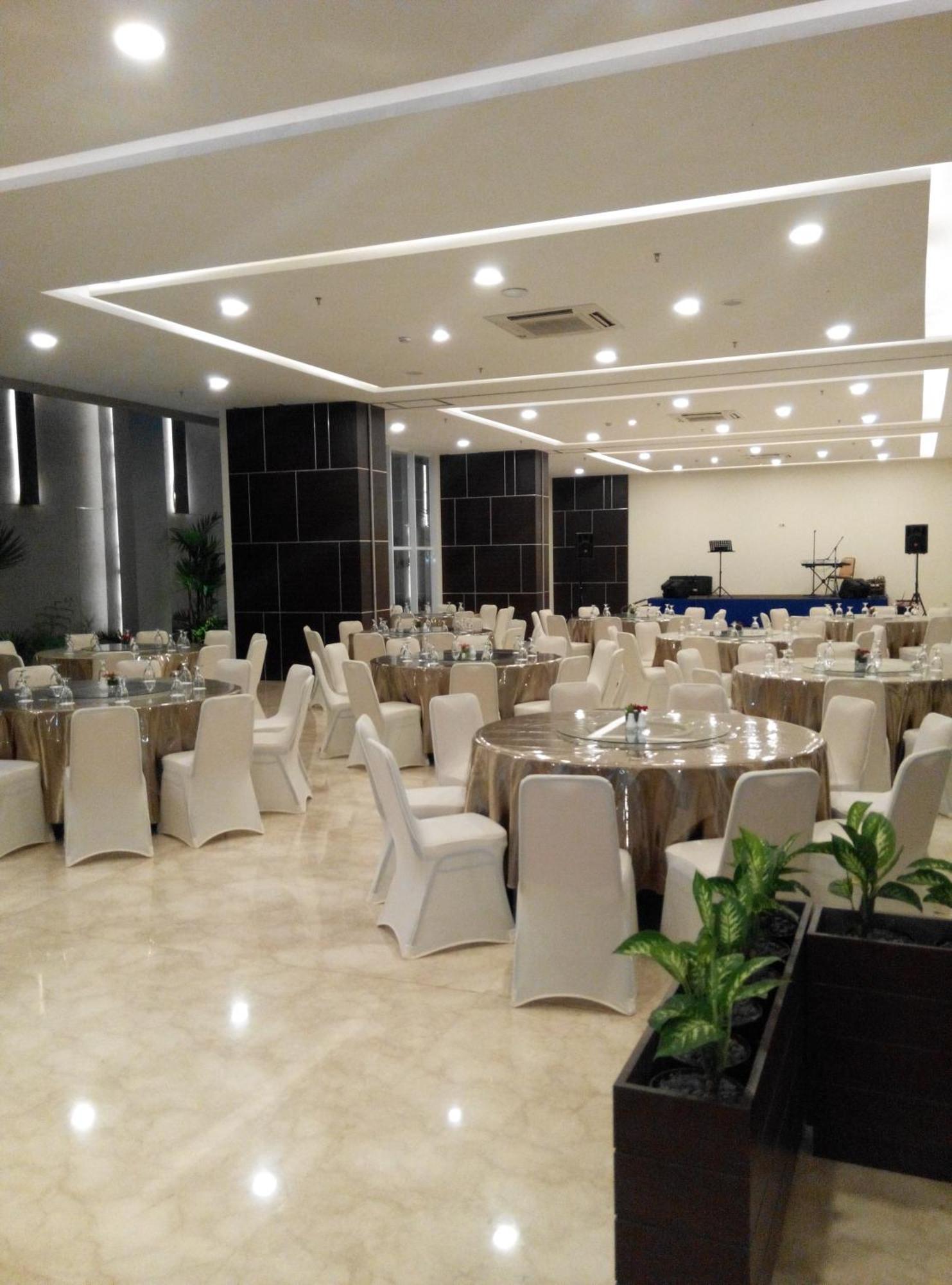 Atlantic City Hotel Bandung Exterior photo