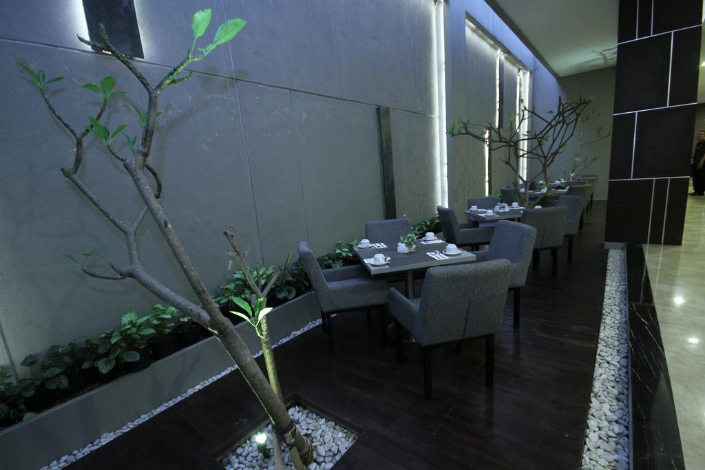 Atlantic City Hotel Bandung Exterior photo