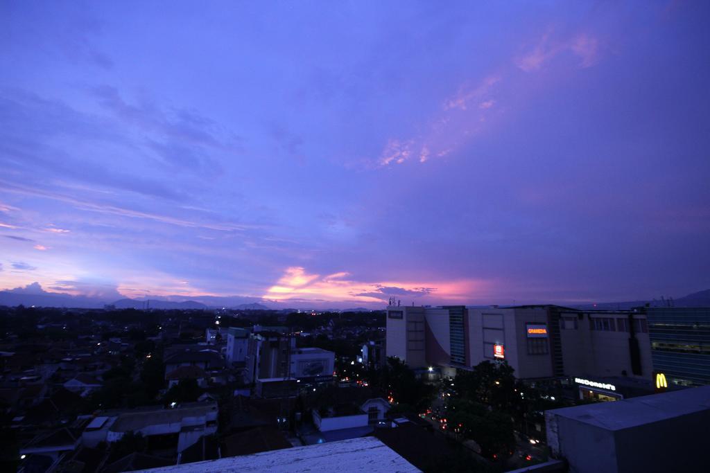 Atlantic City Hotel Bandung Exterior photo