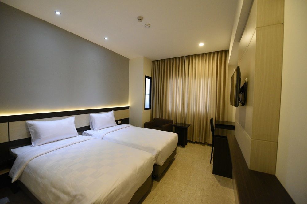 Atlantic City Hotel Bandung Exterior photo