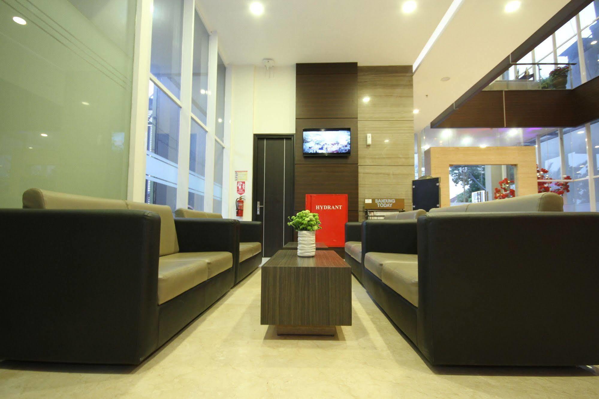 Atlantic City Hotel Bandung Exterior photo