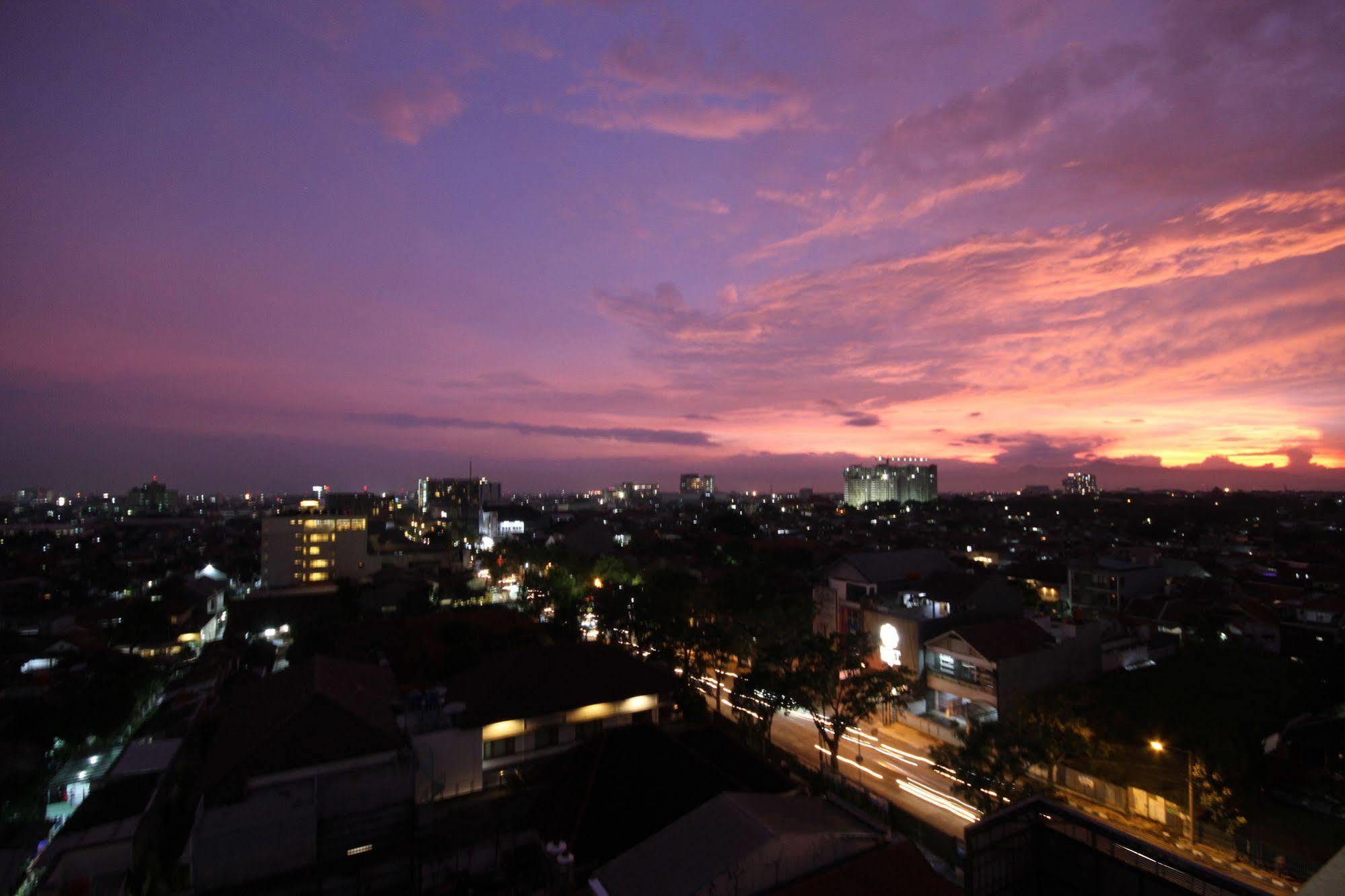 Atlantic City Hotel Bandung Exterior photo
