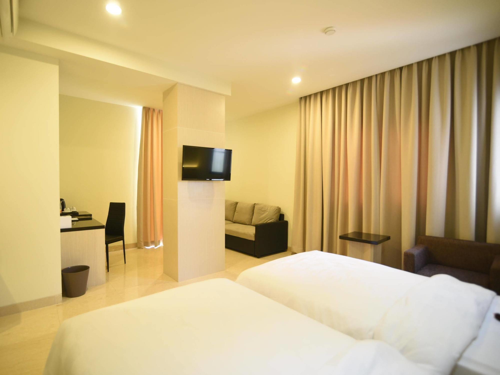 Atlantic City Hotel Bandung Exterior photo
