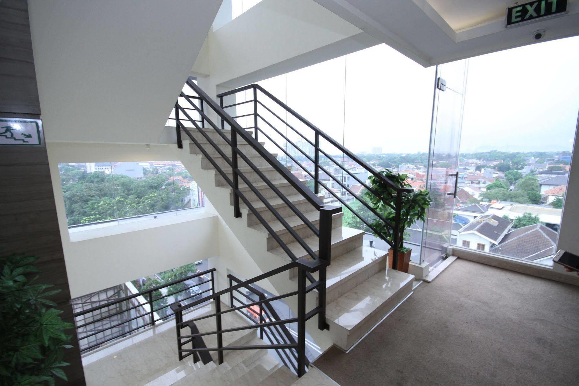 Atlantic City Hotel Bandung Exterior photo
